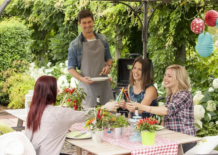 Grillen im Garten macht nicht nur im Sommer Spaß