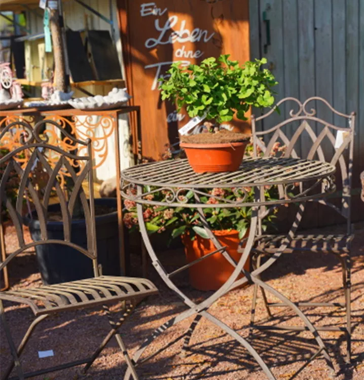 Tische und Stühle separat erhältlich Tische und Stühle separat erhältlich