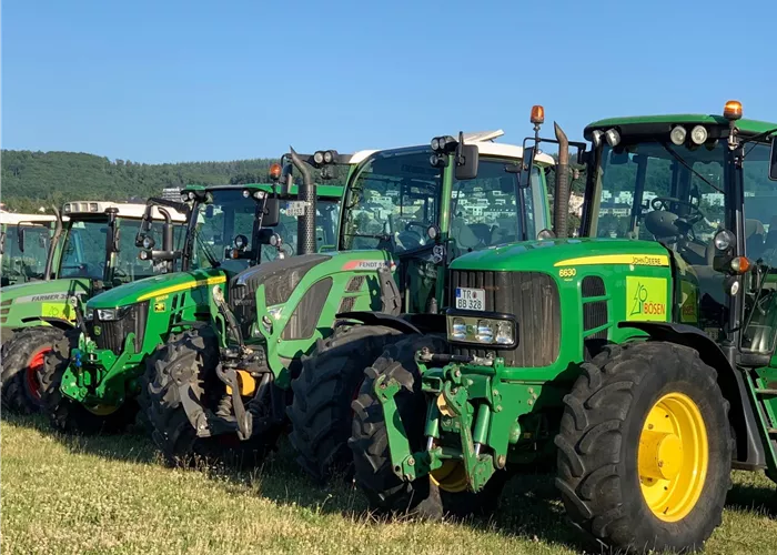 Landwirt, Forstwirt, Landmaschinenführer (m/w/d) Landwirt, Forstwirt, Landmaschinenführer (m/w/d)